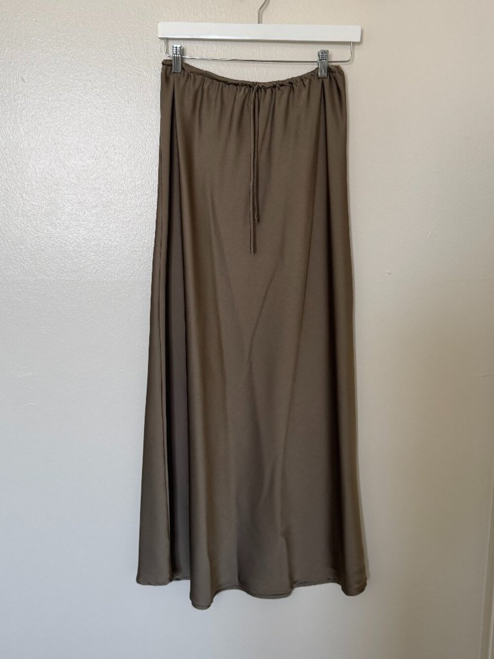 DISSH Skirt Bloom Maxi Satin in Moss